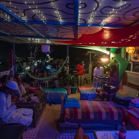 Tamraght Agachill Surf House Bed & Breakfast エクステリア 写真